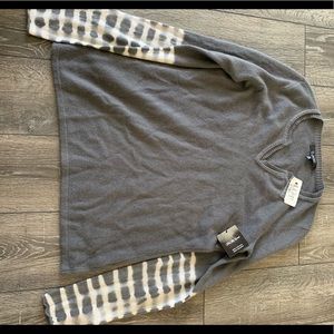 100% cashmere sweater brand new with tags size L